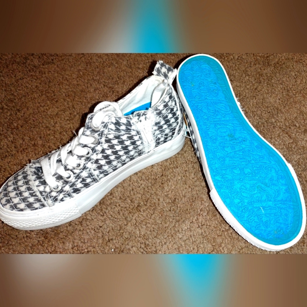 Blowfish Malibu Shoes, Size 6.5